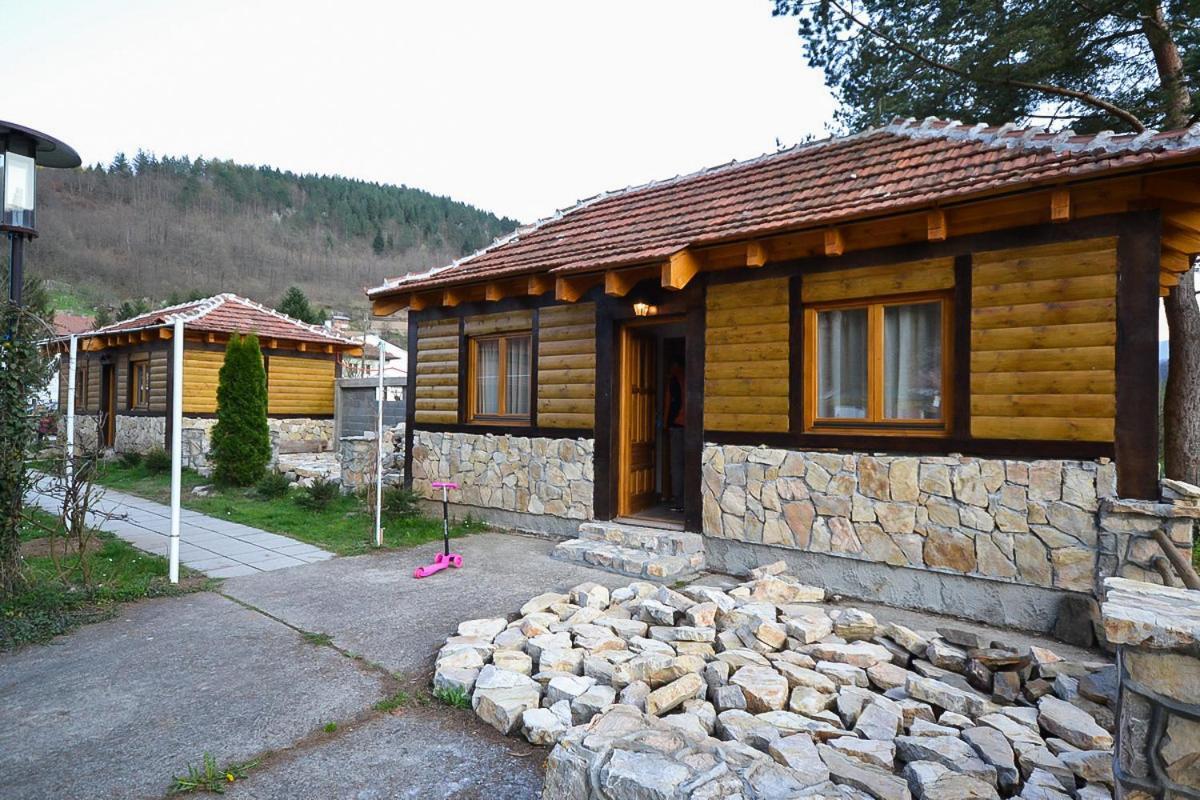 Hotel Antik Foca Exterior foto